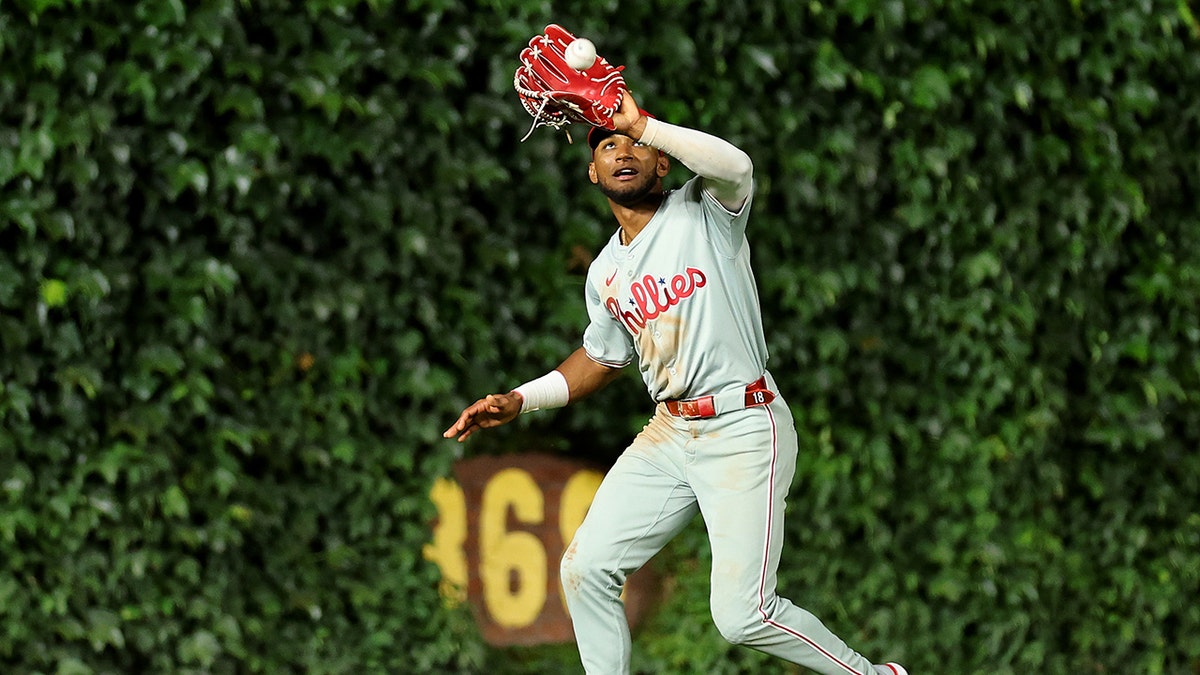 Johan Rojas catches flyball