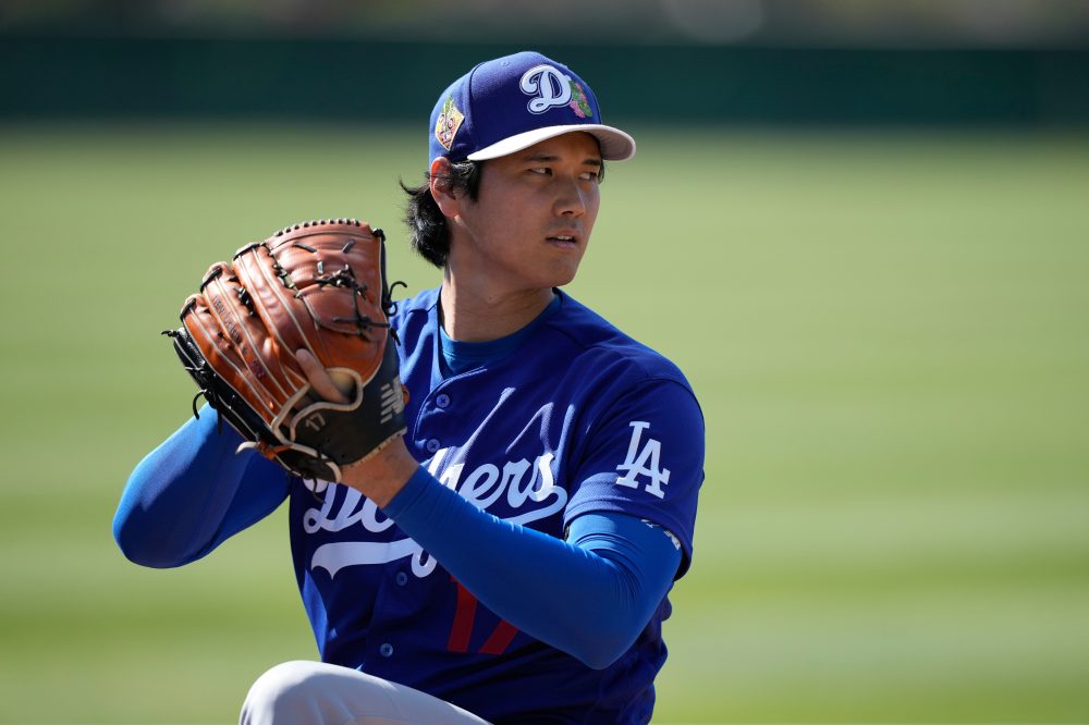 Dodgers Star Ohtani Set to Pitch Wednesday Against Giants in Spring Training