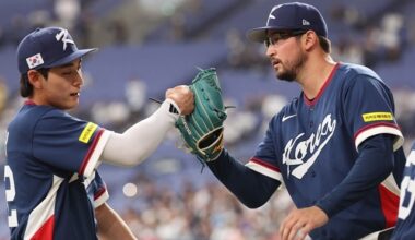 The World Baseball Classic warm-up match between the Korean national team and the Orix Buffaloes of the Japanese professional baseball league took place at the Kyocera Dome in Osaka, Japan on the 3rd. In the top of the second inning, South Korean Kim Do-young is sharing joy with Germai Jones after hitting a three-run home run with two outs and runners on first and third bases. Photo = Yonhap News