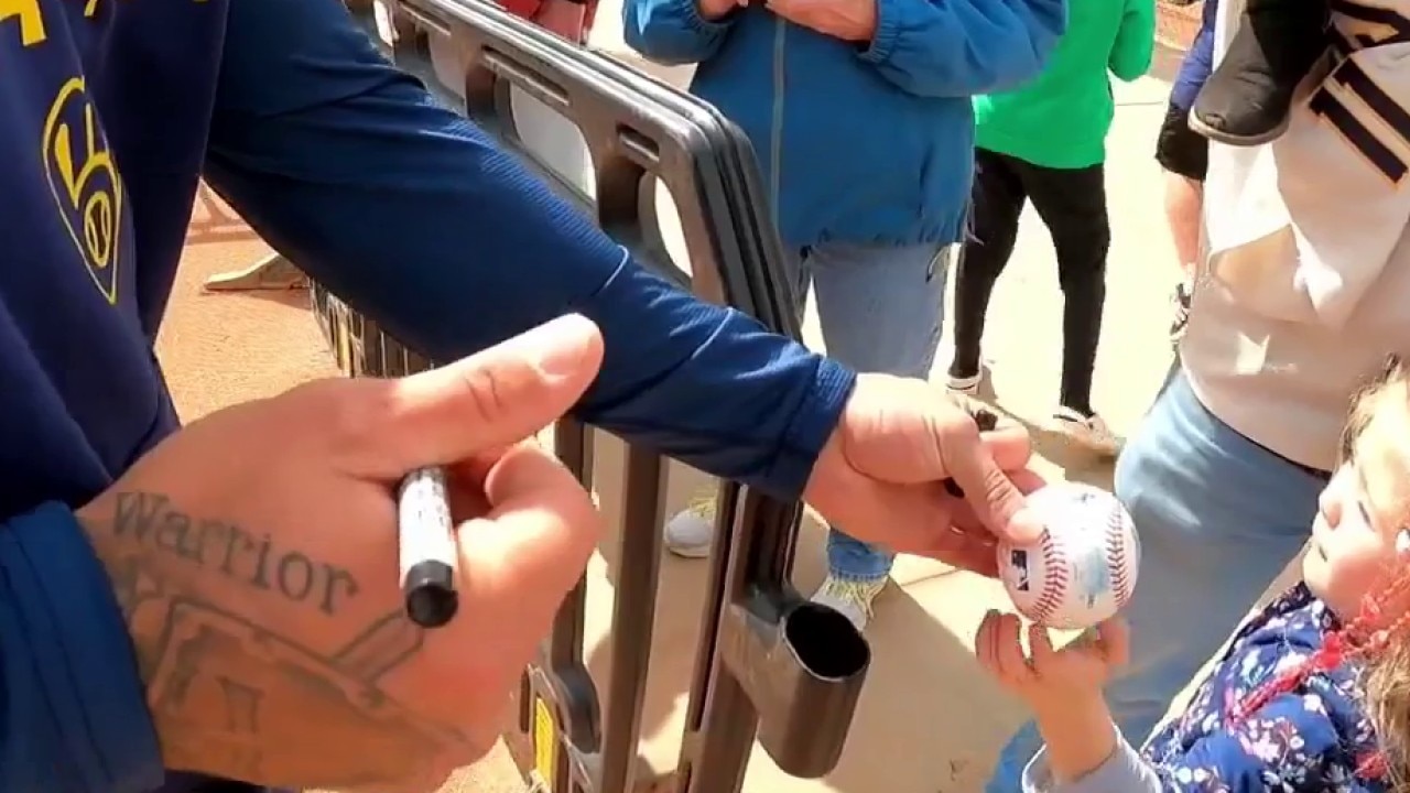Brewers spring training, players cherish fan interactions