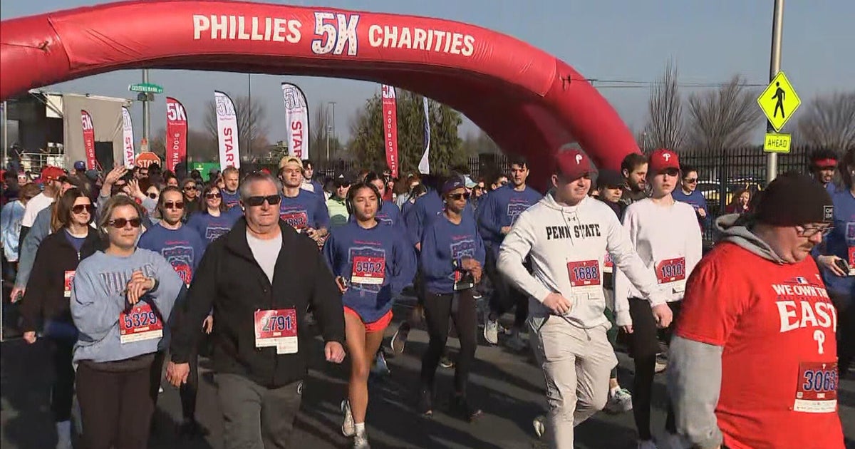 Thousands race around sports complex for Phillies Charities 5K ahead of Opening Day
