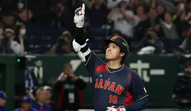 Shohei Ohtani hit bases loaded to score the first run of the game. (Photo: Reuters/Aflo)