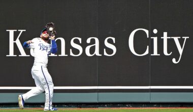Royals use long ball to defeat Twins 3-1 in home opener