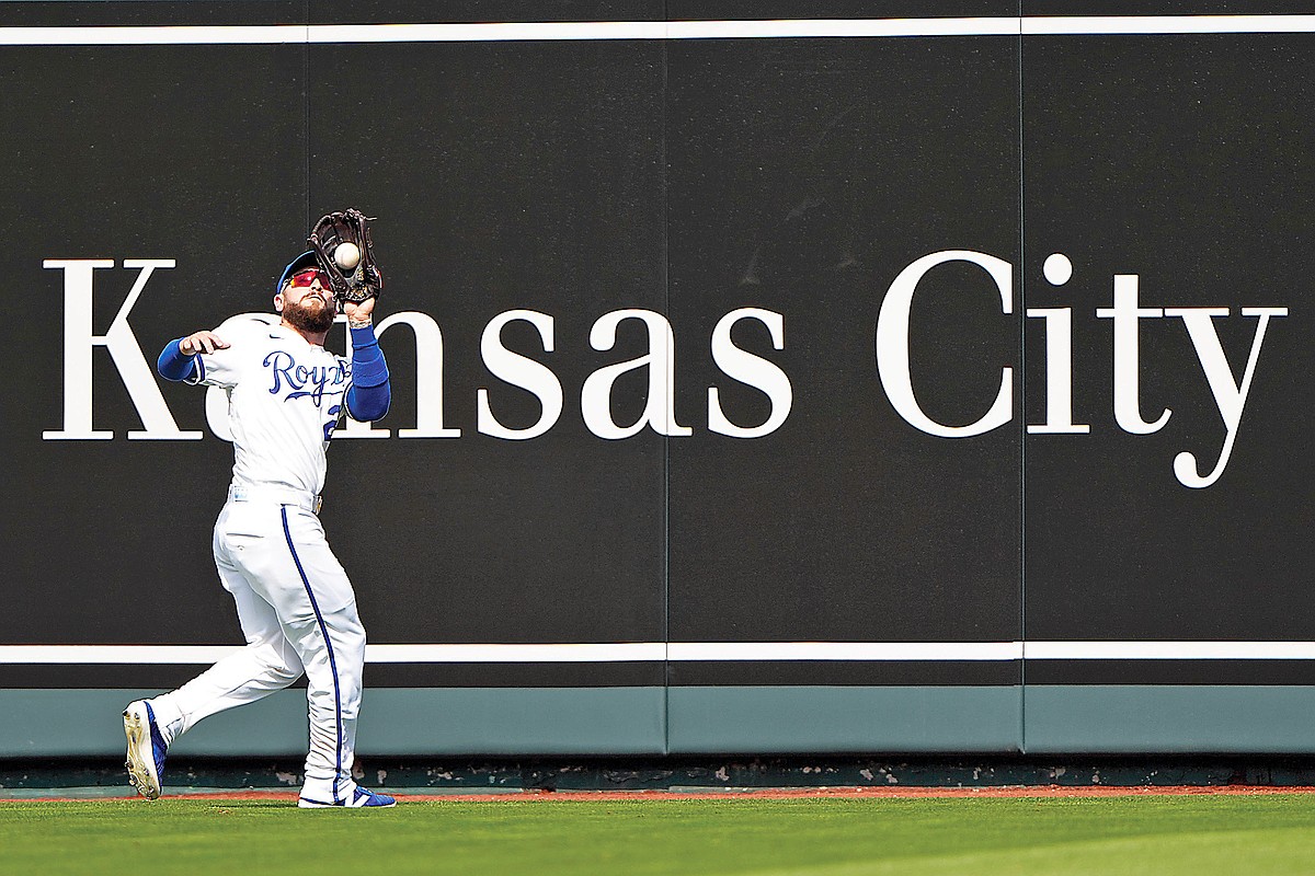 Royals use long ball to defeat Twins 3-1 in home opener