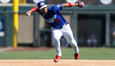 Roberts Expects Santiago Espinal To Make Dodgers' Roster