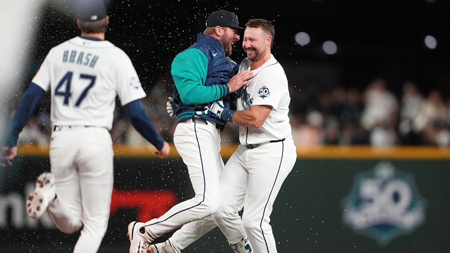 Seattle Mariners Cal Raleigh Luke Raley walkoff New York Yankees...