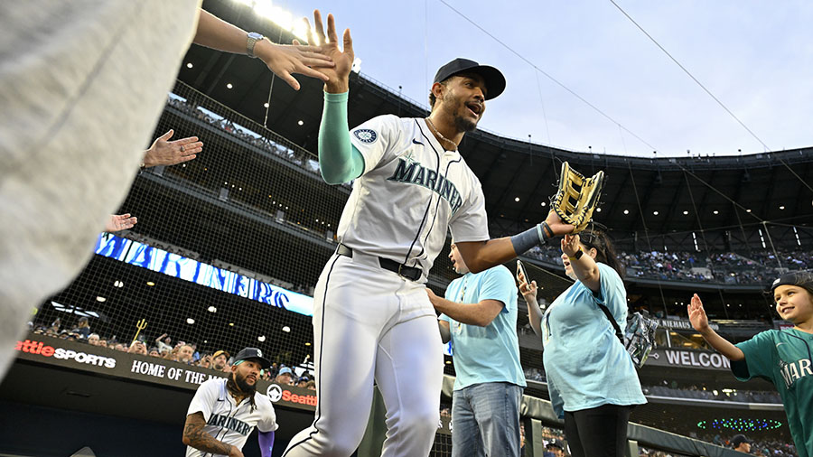 Where to find Seattle Mariners TV and radio broadcasts