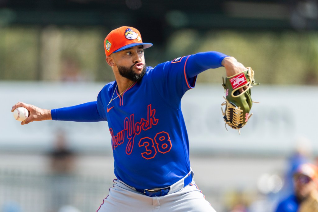 New York Mets Pitcher Devin Williams (38) throws the ball during Spring Training.