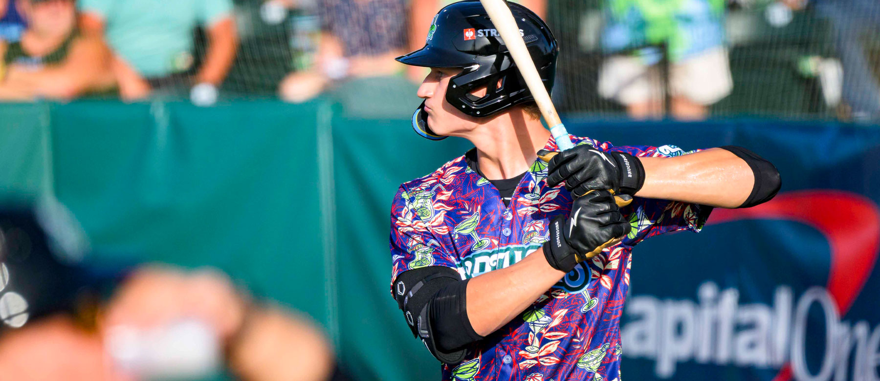 Reds prospects help fuel a 2-game sweep of the Giants on Friday