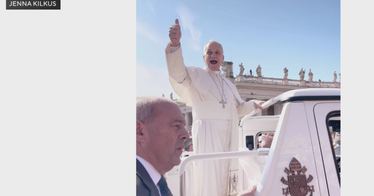 Chicago-area fan yells "God Bess the White Sox" to the Pope