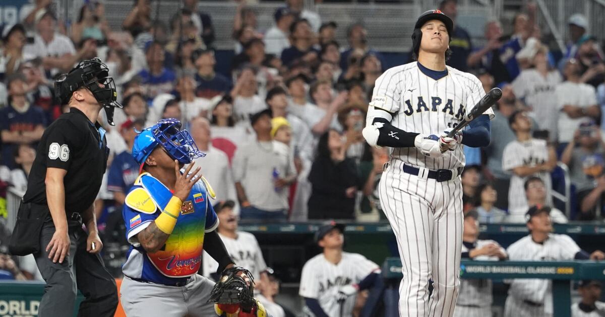 Venezuela rallies to eliminate defending champion Japan in WBC