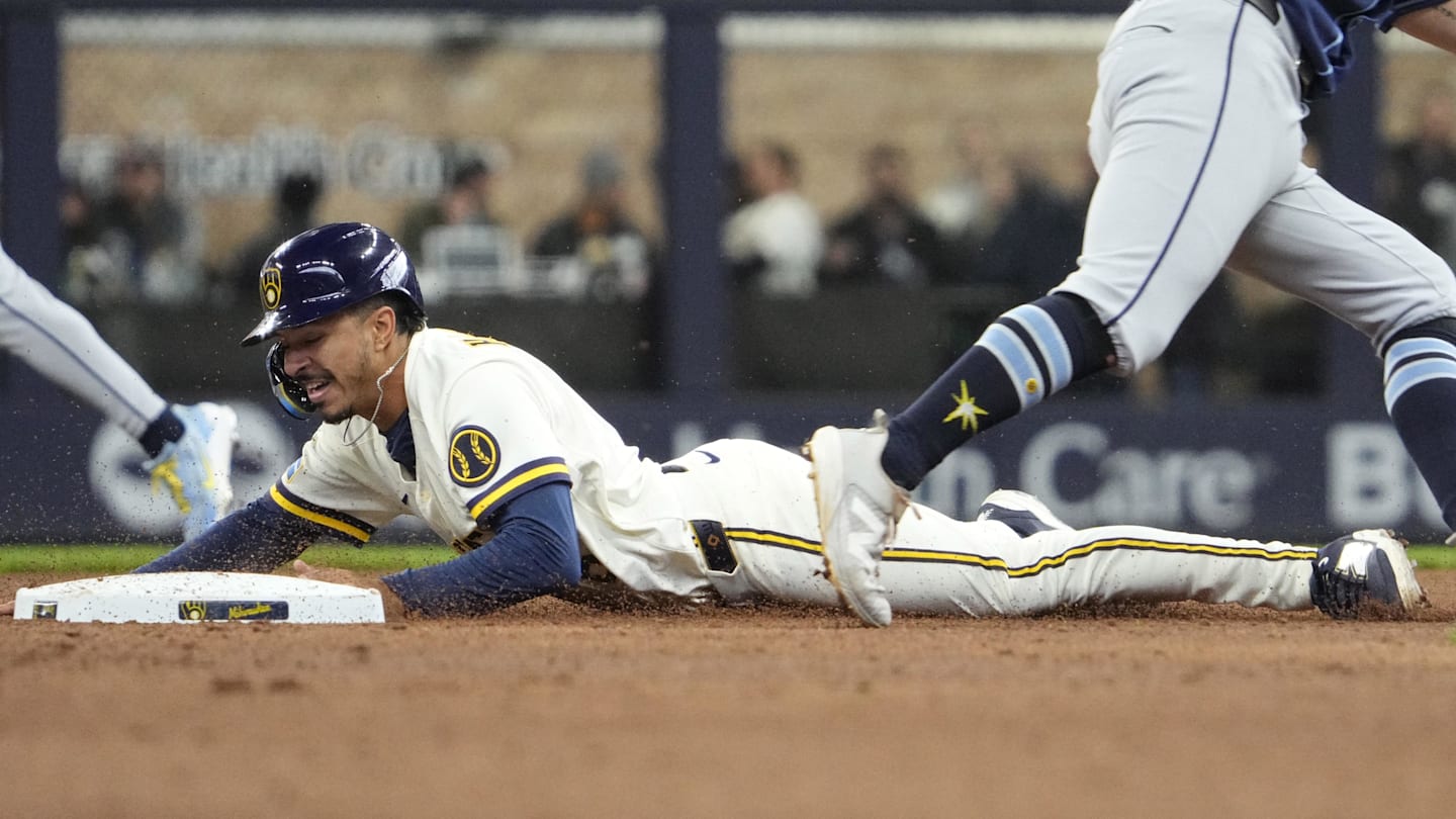 Apr 1, 2026; Milwaukee, Wisconsin, USA; Milwaukee Brewers second baseman David Hamilton (6) steals second base ahead of the tag by Tampa Bay Rays third baseman Ben Williamson (15) in the third inning at American Family Field. Mandatory Credit: Michael McLoone-Imagn Images