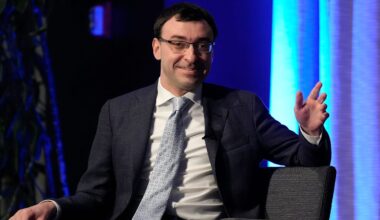 Sports commentator Jason Benetti host the discussion during a Xavier University basketball preseason preview event at the Cintas Center in Cincinnati on Monday, Oct. 2, 2023.