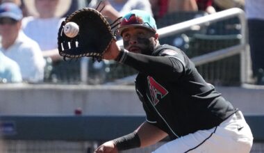 Diamondbacks Veteran Infielder Leaves Game With Injury