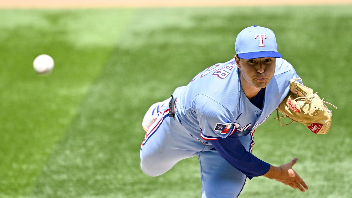 Apr 5, 2026; Arlington, Texas, USA; Texas Rangers starting pitcher Jack Leiter (22) pitches against the Cincinnati Reds during the fifth inning at Globe Life Field. Mandatory Credit: Jerome Miron-Imagn Images