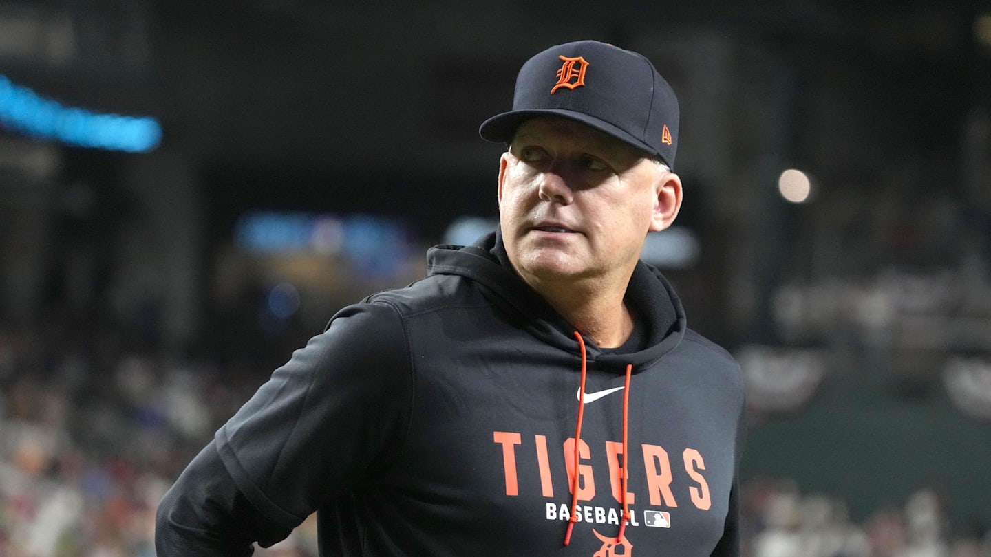 Mar 31, 2026; Phoenix, Arizona, USA; Detroit Tigers manager AJ Hinch against Arizona Diamondbacks in the eighth inning at Chase Field. Mandatory Credit: Rick Scuteri-Imagn Images