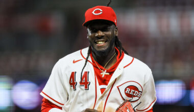 Cincinnati Reds shortstop Elly De La Cruz (44) runs off the field