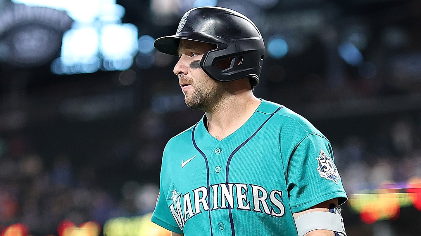 Seattle Mariners catcher Cal Raleigh
