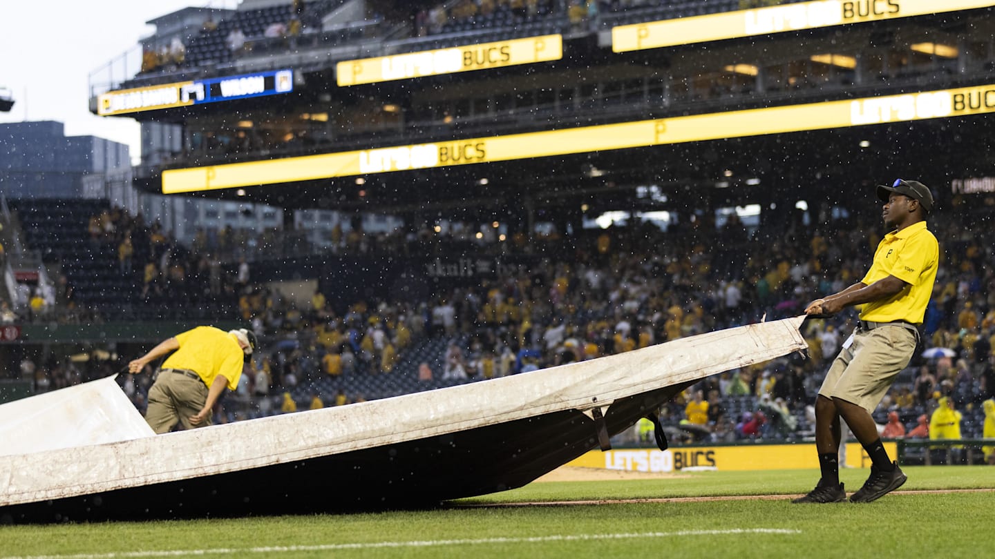 Pirates vs. Rays Game Paused With Rain Delay