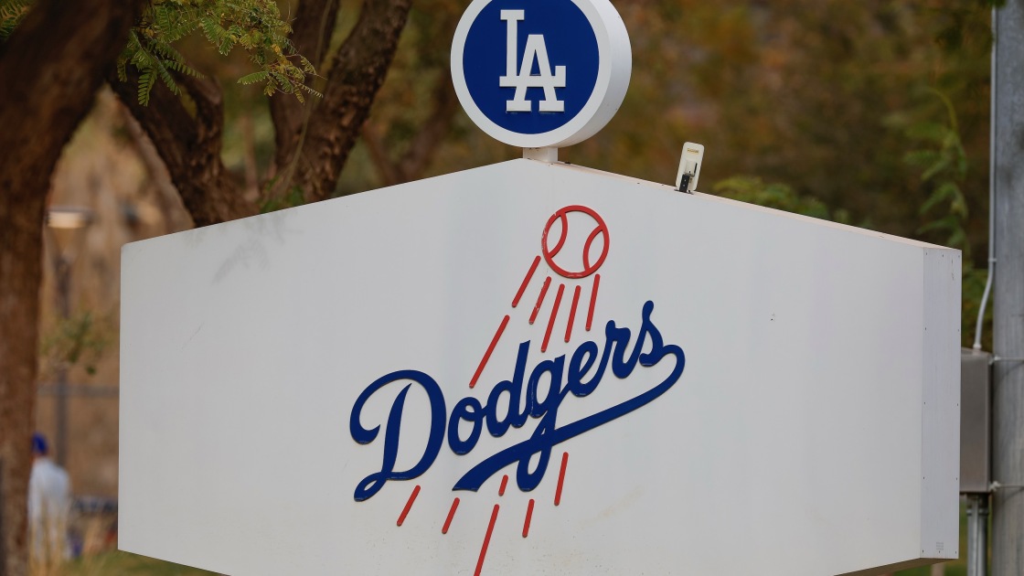 No Smartphone, No Ticket: LA Dodgers' Digital-Only Policy Blocks Loyal Fan