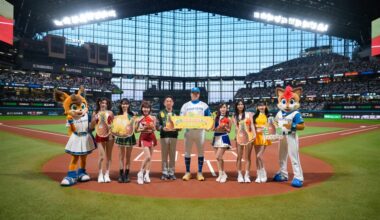 Taiwanese pineapples promoted at Nippon-Ham Fighters game in Hokkaido
