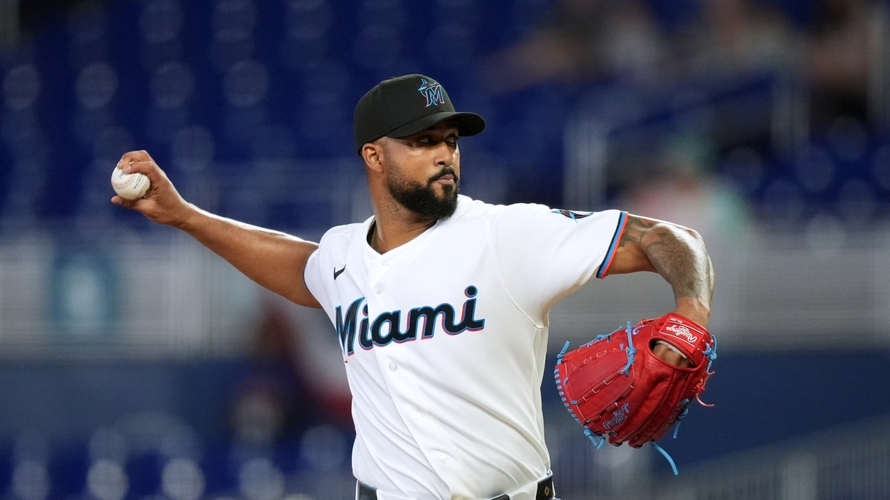 Sandy Alcantara throws a shutout on 93 pitches to lead Marlins over White Sox 10-0