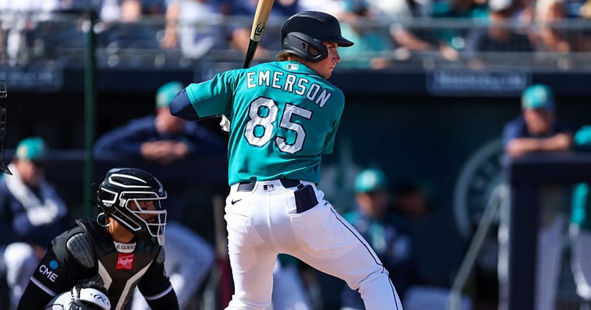 Mariners bank on top prospect Emerson with 8-year extension