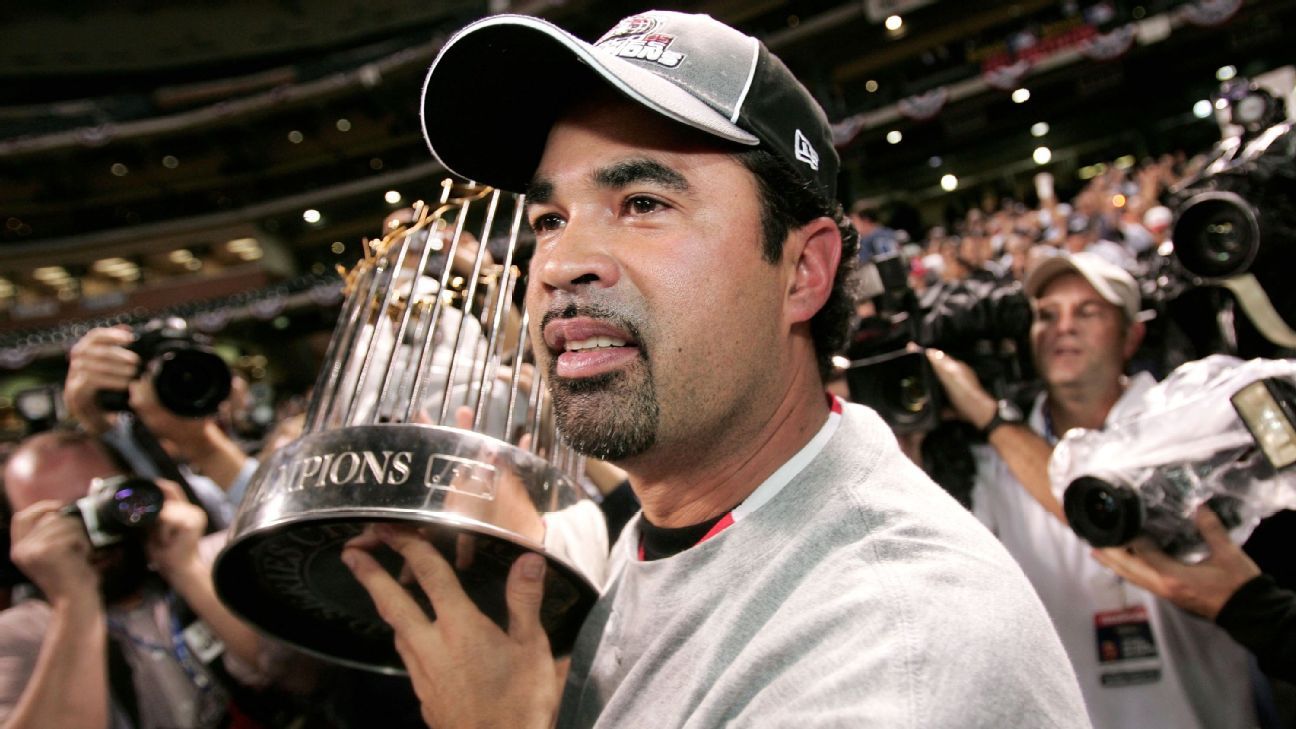 White Sox retiring ex-player, manager Ozzie Guillén's No. 13