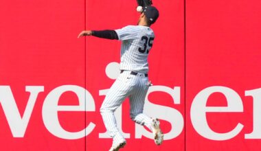 Yankees left fielder Cody Bellinger makes acrobatic catch to rob Marlins' Xavier Edwards