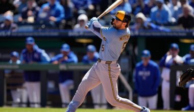 Mitchell provides all the Brewers offense in 5-2 win over Royals to open their split doubleheader