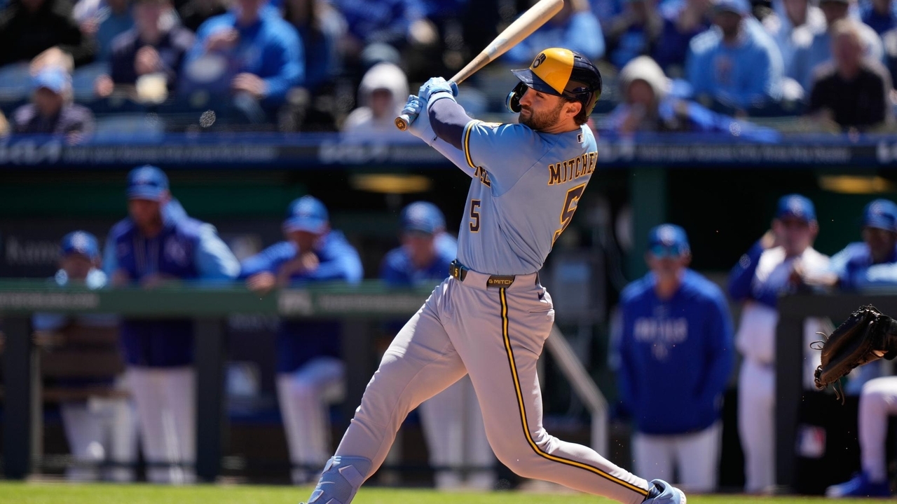 Mitchell provides all the Brewers offense in 5-2 win over Royals to open their split doubleheader