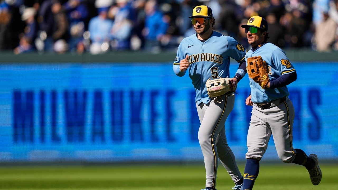 Sal Frelick leaves Brewers' second game against Royals with left side tightness