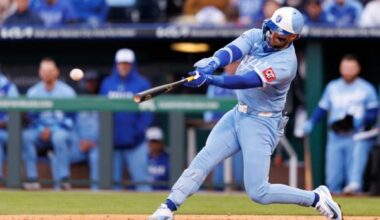 Royals’ big inning earns doubleheader split vs. Brewers