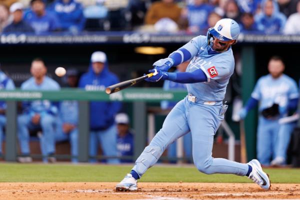 Royals’ big inning earns doubleheader split vs. Brewers