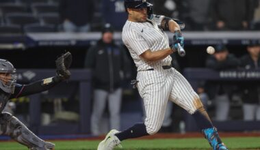 Giancarlo Stanton sparks Yankees with first regular-season stolen base since 2020