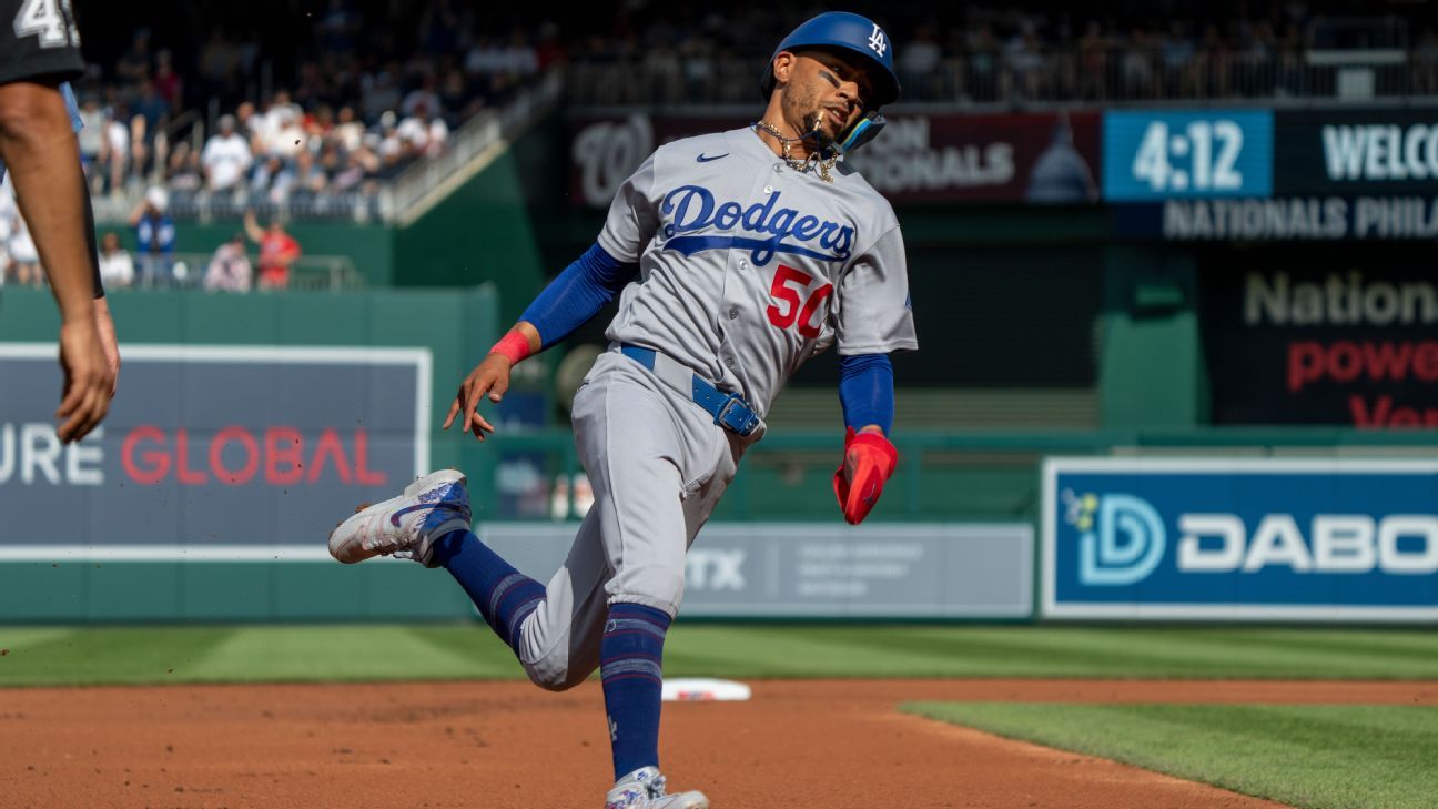 Dodgers' Mookie Betts headed to IL with strained oblique