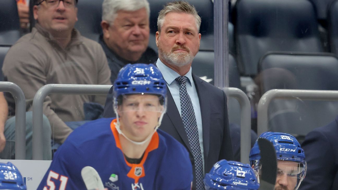 Islanders fire Patrick Roy, name Peter DeBoer replacement