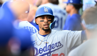 Mookie Betts injury: Dodgers shortstop lands on IL with oblique strain