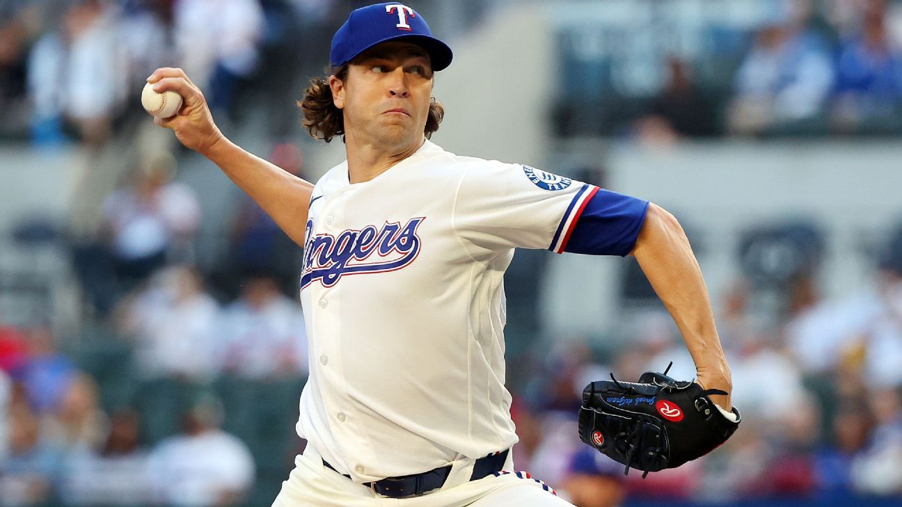 Jacob deGrom limited by 'tender' knee in Rangers' win vs. M's