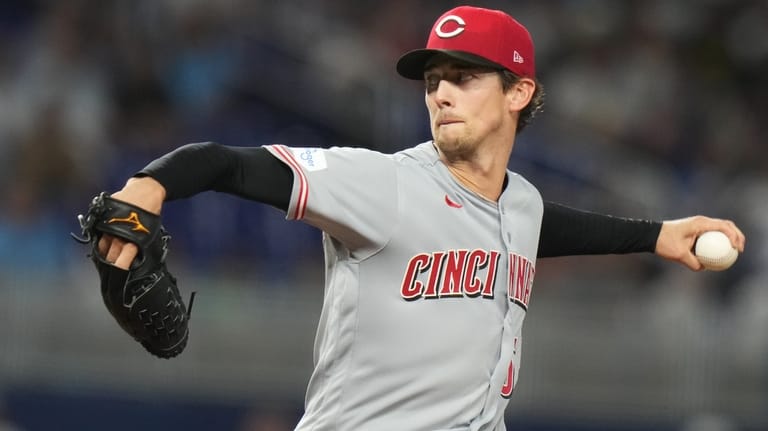 Cincinnati Reds pitcher Brandon Williamson throws during the first inning...