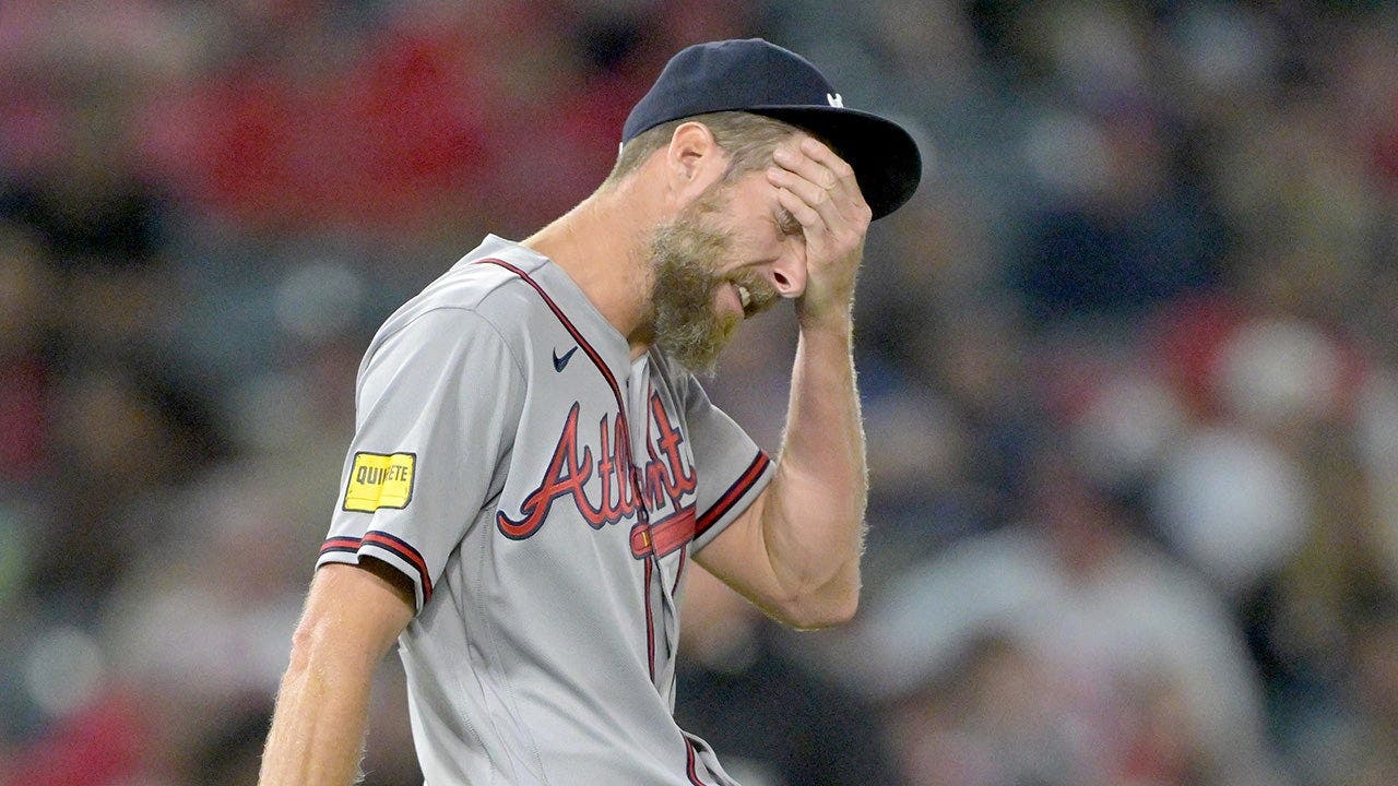 MLB news: Braves' Chris Sale slams ball off his own head out of frustration