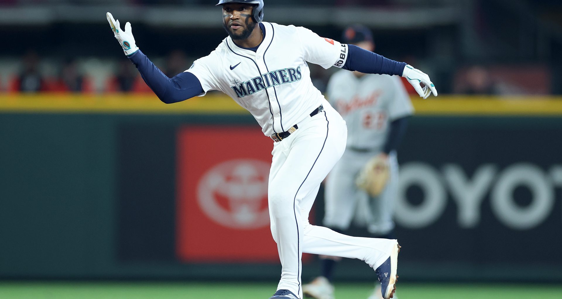 Seattle Mariners Injury News Creates Roster Shuffle