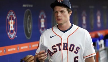 Astros OF Jake Meyers leaves game with injury