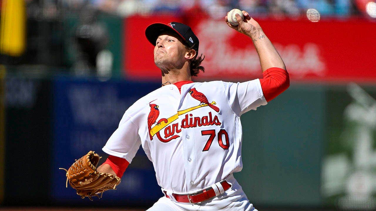 Cardinals' Packy Naughton appears to sustain injury in MLB comeback attempt
