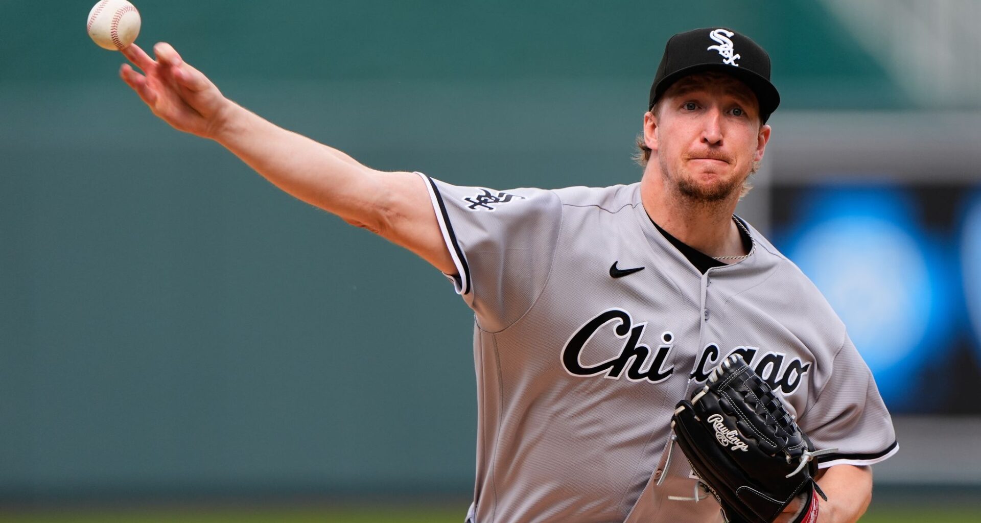 Royals beat White Sox 2-0 as Chicago's scoreless streak reaches 20 innings