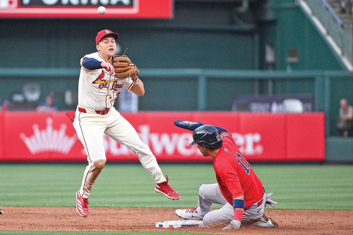 Suarez stymies Cardinals’ bats, earns first Red Sox win