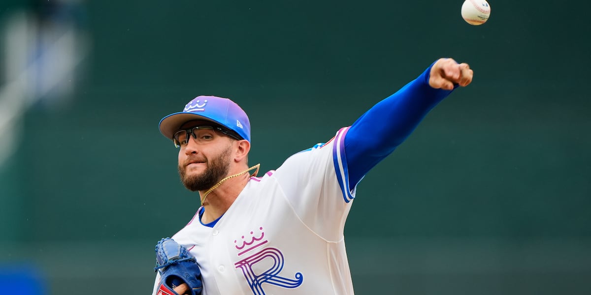 Tanner Murray hits first MLB homer and White Sox edge Royals 6-5 after 3-hour rain delay