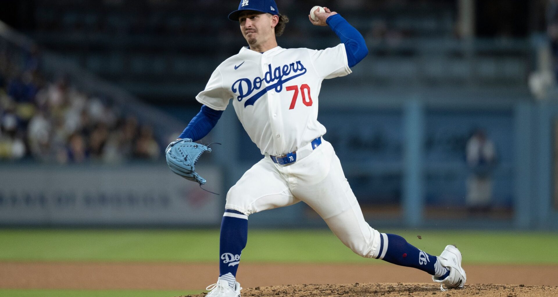 Wrobleski throws 8 smooth innings and the Dodgers hand the Mets their 6th straight loss, 4-0