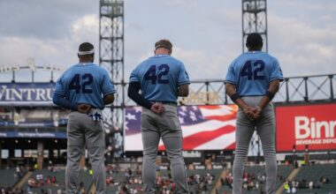 Singer leading Jackie Robinson festivities collapses before White Sox game against Rays