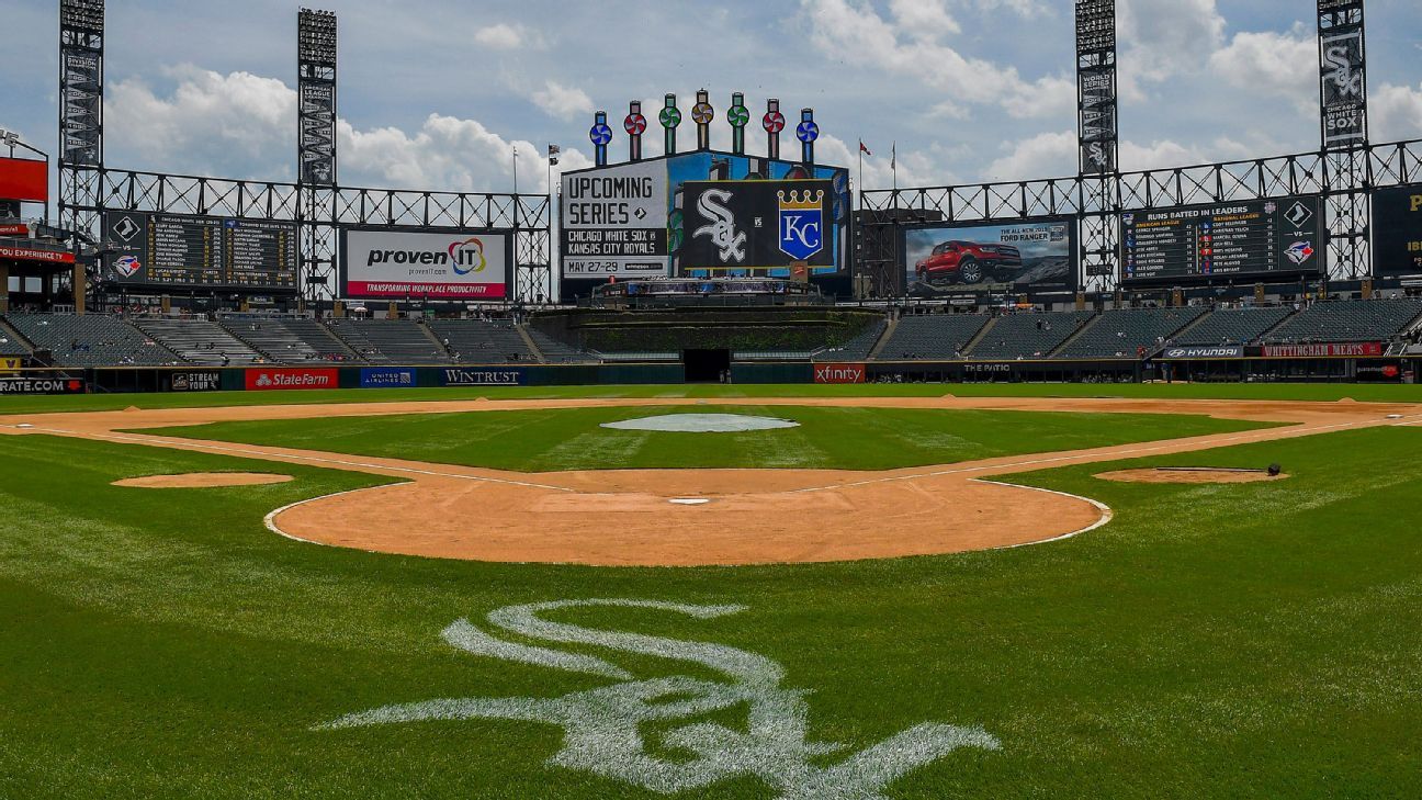 Singer leading Robinson celebration collapses at Rays-White Sox